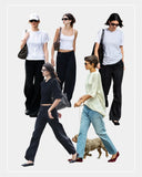 Chic-col-niente: pantaloni neri, T-shirt bianca e friulane