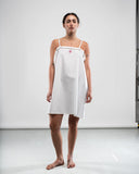 VESTITO PRENDISOLE CON ROSELLINA / RICAMATO